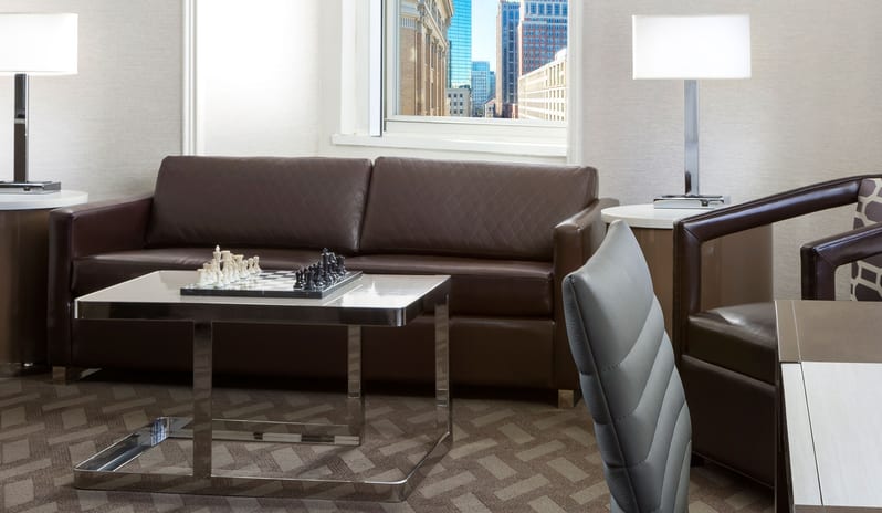 Boston Park Plaza - Studio Suite Living room